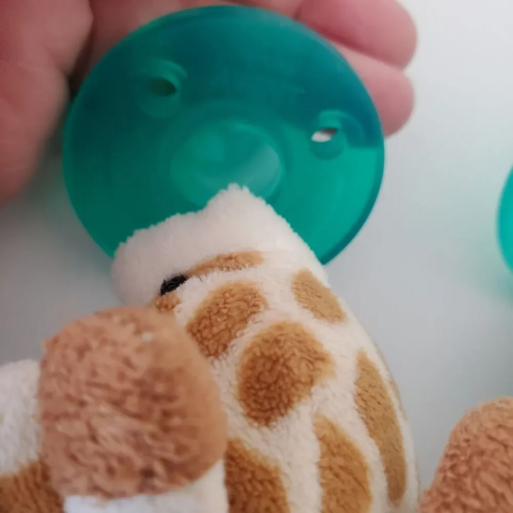 WubbaNub Cribmates Pacifier Holder Lot Giraffe Elephant Plush Baby Soother 3pc